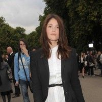 Gemma Arterton - London Fashion Week Spring Summer 2012 - Burberry Prorsum - Outside | Picture 82294